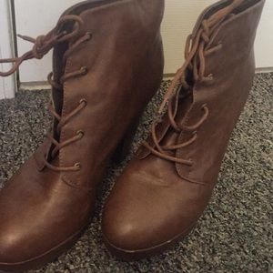 Used Brown Lace-up Heels